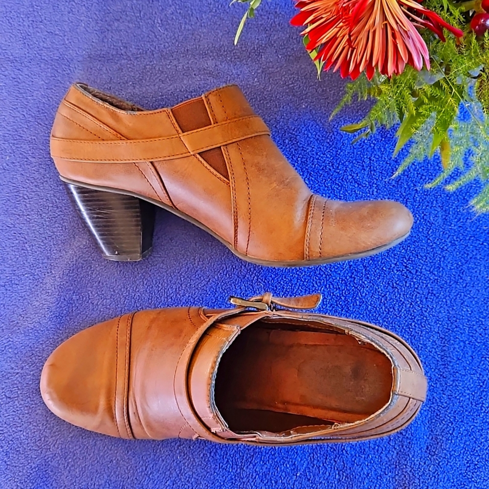 Womens GH Bass & Co Brown Bootie Size 10